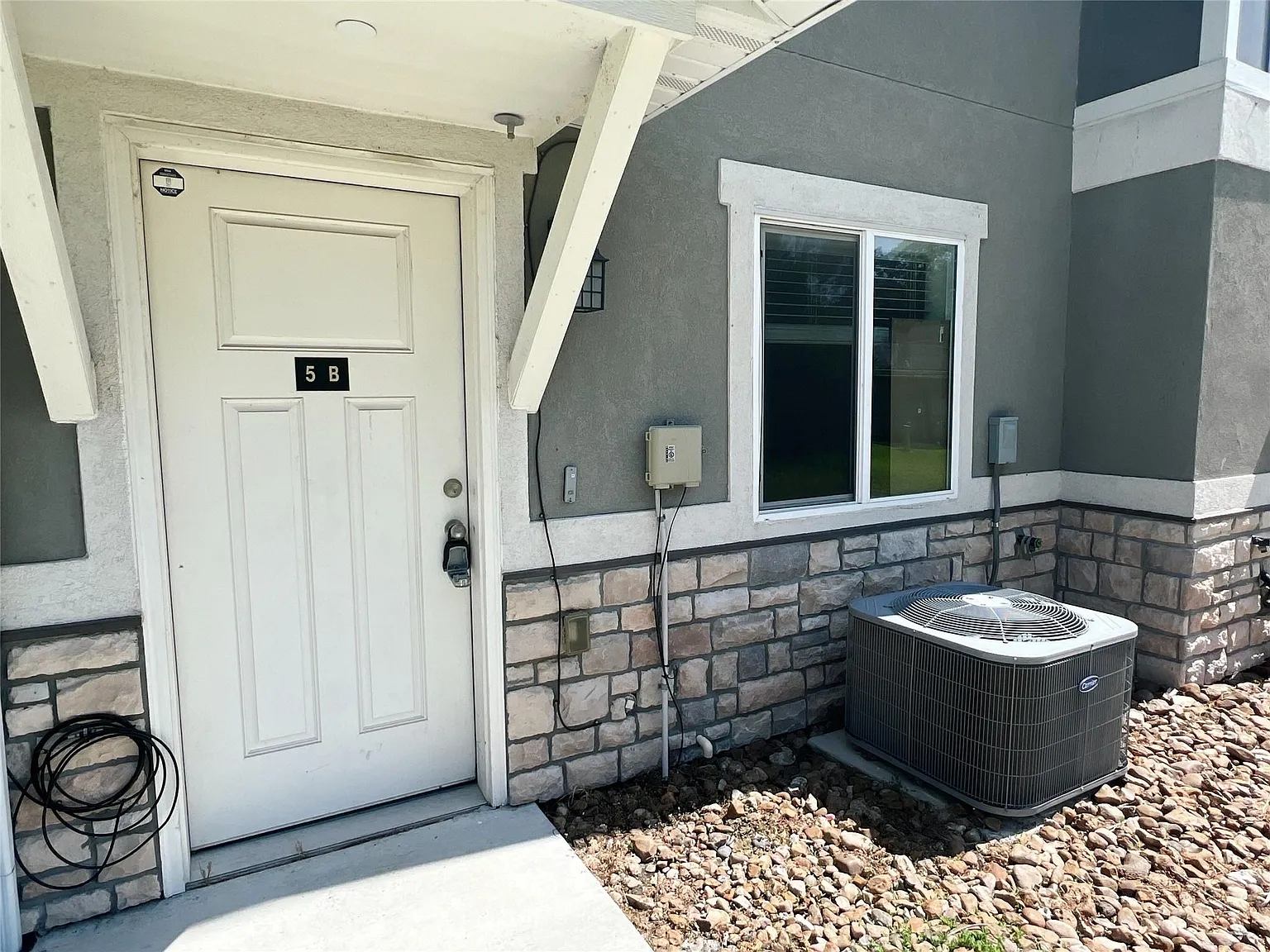 3 bed, 2.5 bath, 1443 sqft, $1,800 — Photo 1