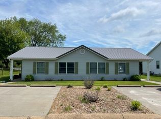 411 Locust St #A, New Haven, MO 63068