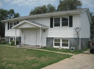 1930 W 75th Pl, Davenport, IA 52806