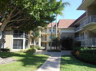 5580 Tamberlane Cir APT 136, Palm Beach Gardens, FL 33418