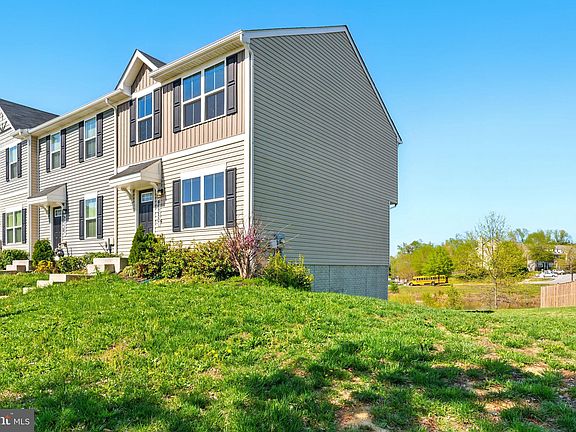 2nd image of 46350 Sandbar Ln Unit H