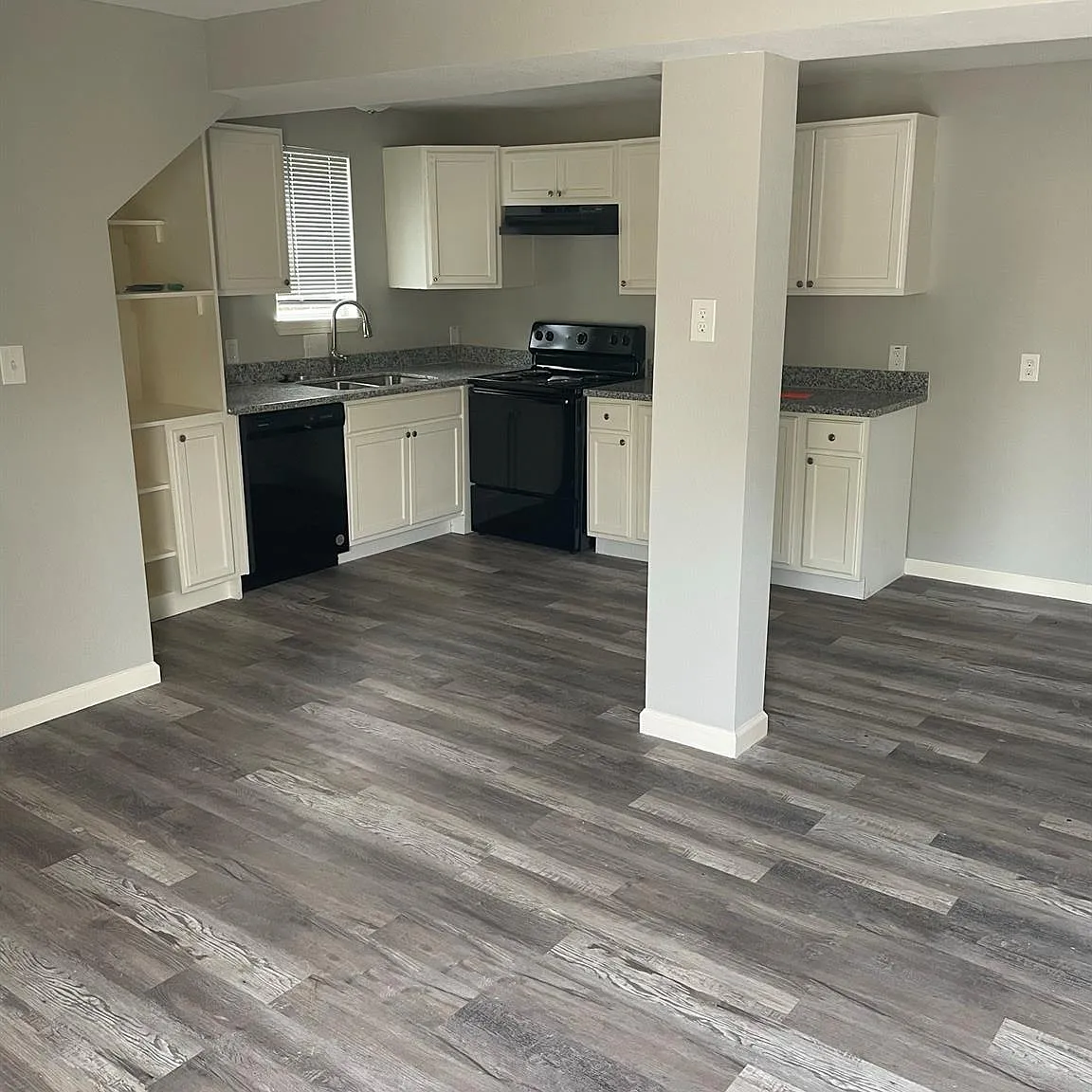 2 bed, 2.0 bath, 1100 sqft, $1,400 — Photo 2