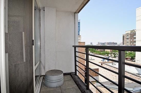3rd image of 1430 S Michigan Ave APT 508