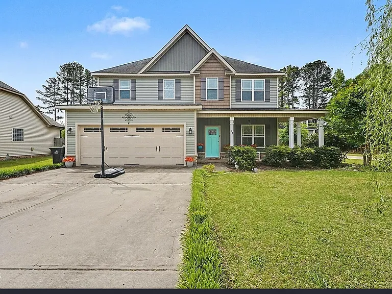 38 Wood Green Dr — Photo 2