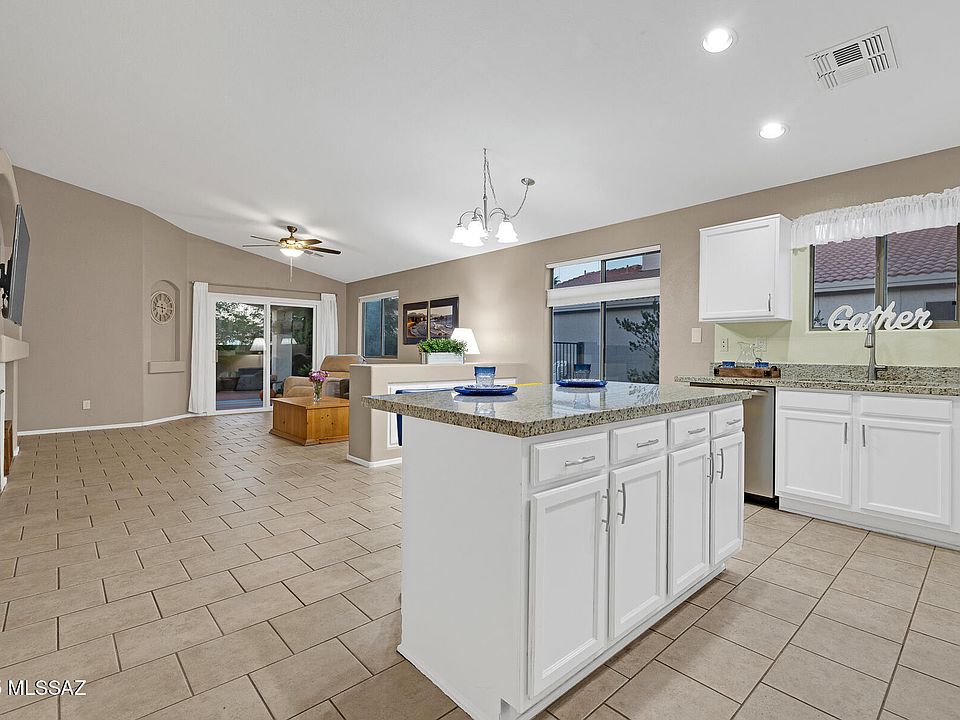 1st image of 6928 W Sauceda Dr