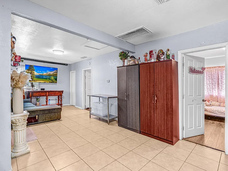 10515 S Firmona Ave — Photo 5