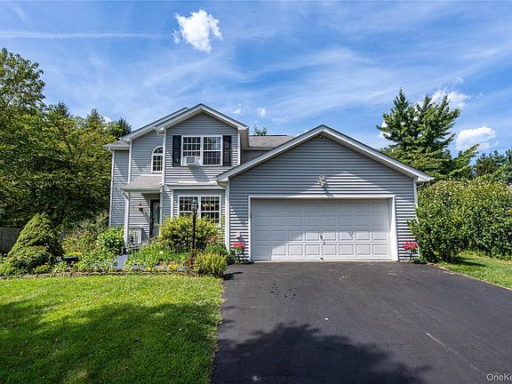 2nd image of 7 Pearlbush Lane
