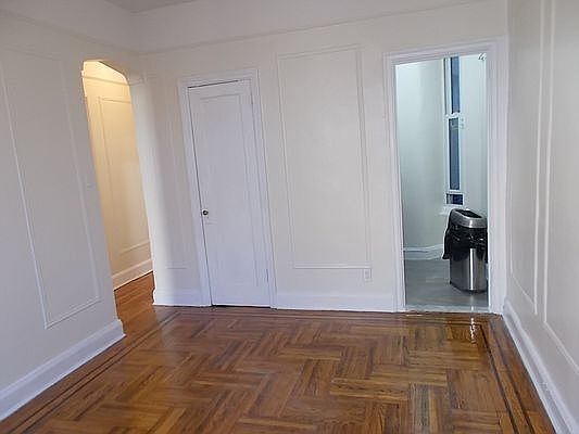2nd image of 434 Park Pl APT 3C