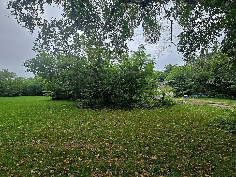1st image of 504 W 6th St