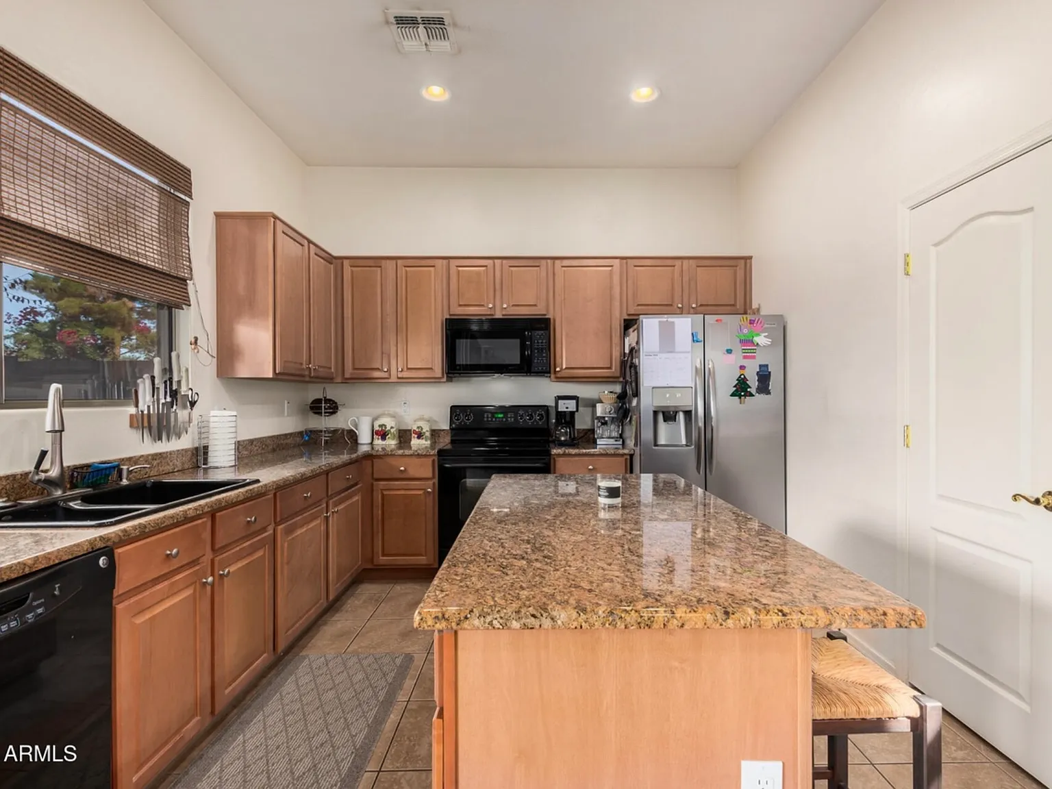 3 bed, 2137 sqft, $2,950 — Photo 4