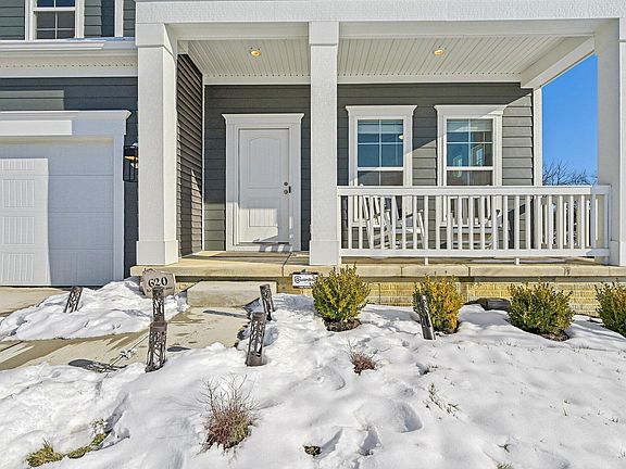 3rd image of 620 Kelburn Ln