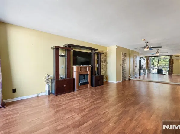 462 Liberty Street #206, Little Ferry, NJ 07643