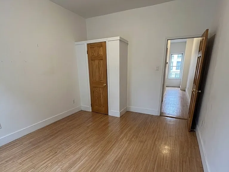 1348 Willoughby Ave #1R — Photo 4