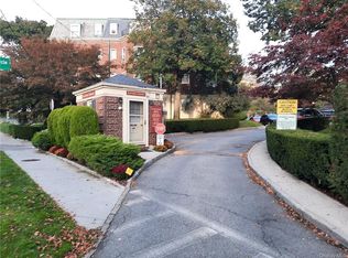 8 Chateaux Cir APT 8X, Scarsdale, NY 10583