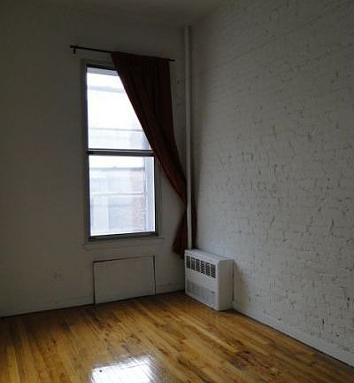3rd image of 115 W 82nd St APT 3F