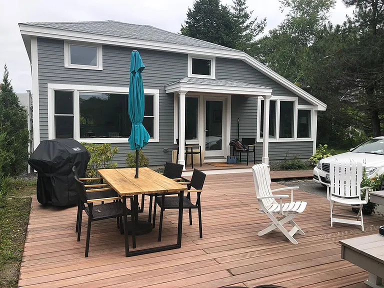 8A Sanctuary Ln — Photo 2