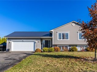 1 Hallihan Dr, Oromocto, NB E2V0C1