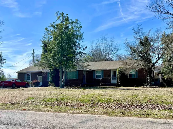 710 N Commons St E, Tuscumbia, AL 35674