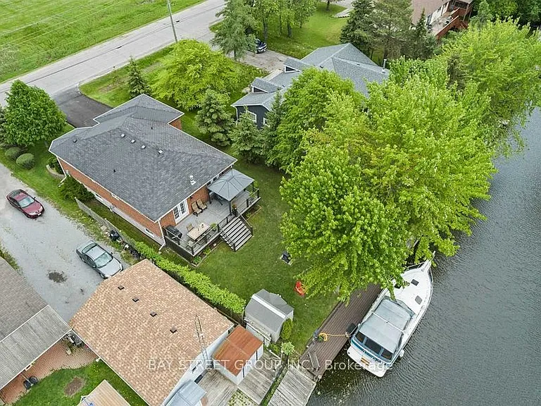 722 A Lake Dr S — Photo 2
