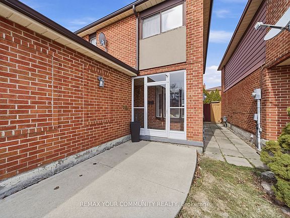 3rd image of 130 Andrea Ln