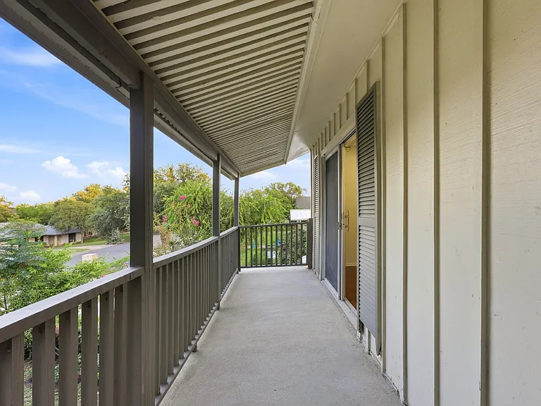 8607 Norwich Dr — Photo 35
