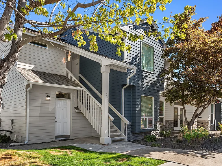 Englewood Garden Villas — Photo 10