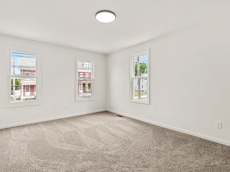 753 W Washington St #B — Photo 14