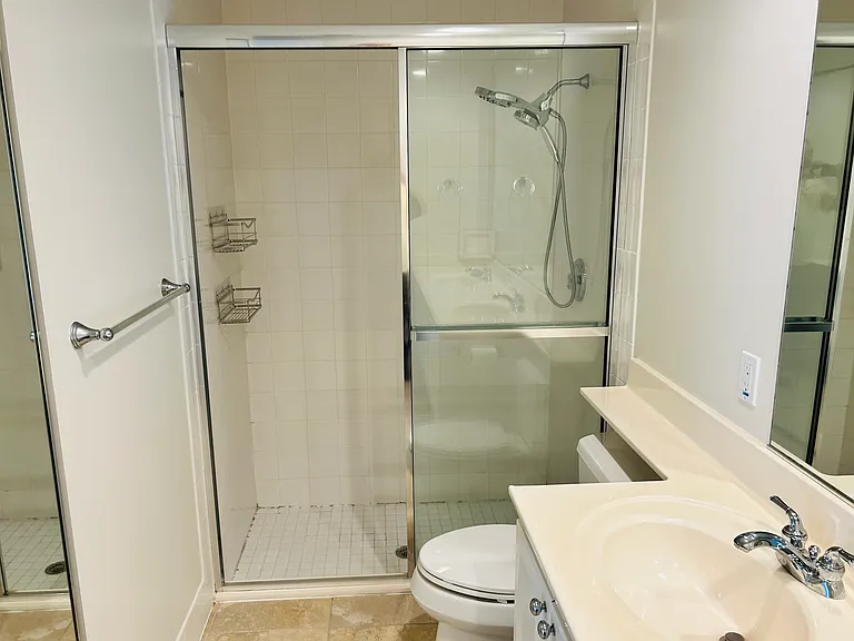 15401 Orlanda Dr — Photo 19