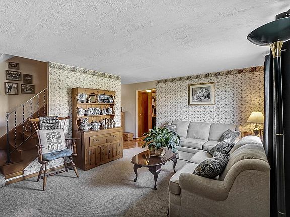 3rd image of 429 Garden Heights Ave
