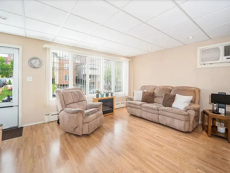 36 Trask Ave — Photo 1