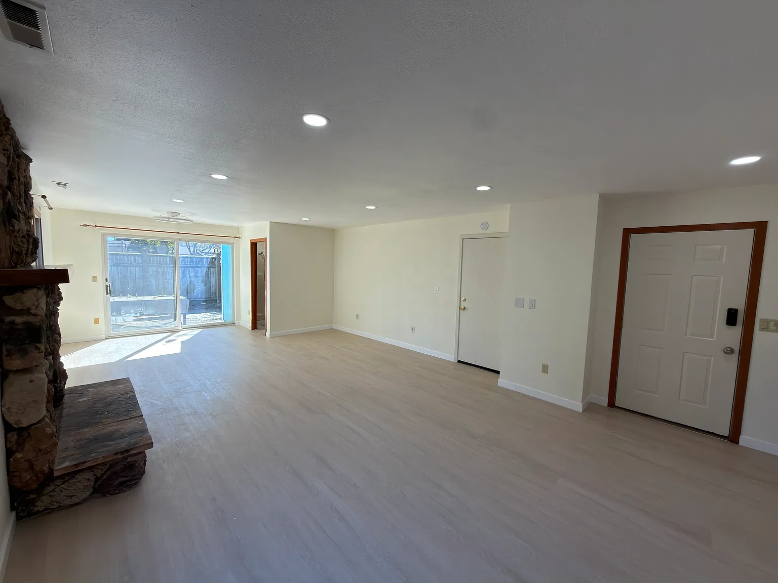 2 bed, 1520 sqft, $4,800 — Photo 4