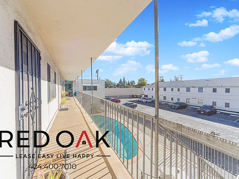 8720 Owensmouth Ave #9 — Photo 14