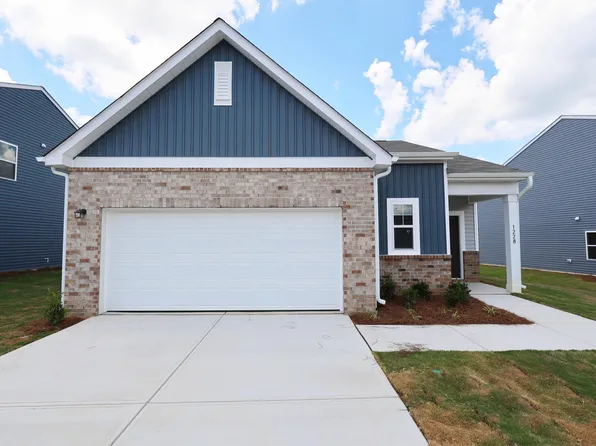 1228 Pond Overlook Dr, Nashville, NC 27856