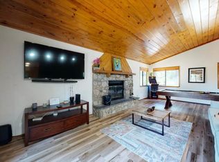 664 Ivy Ln, Lake Arrowhead, CA 92352