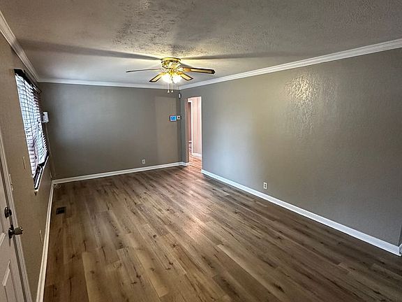 5th image of 705 E Park St