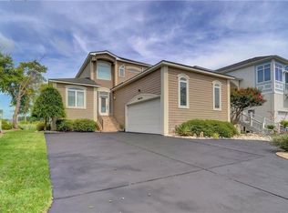 22 Channel Ln, Hampton, VA 23664