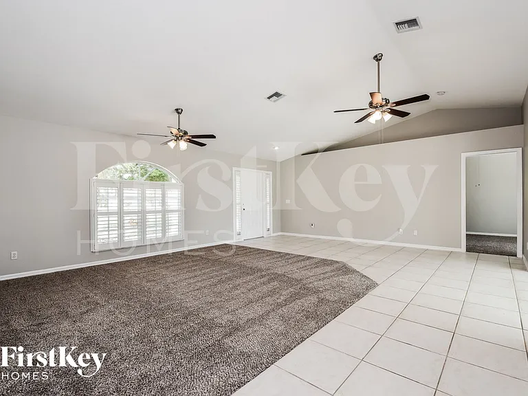 1017 SE 5th Ave — Photo 2