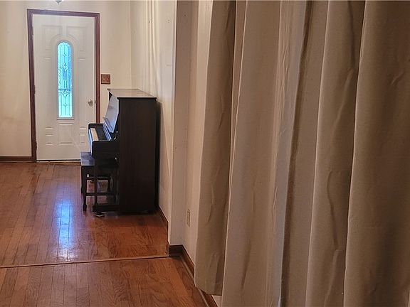 3rd image of 1911 Covert St