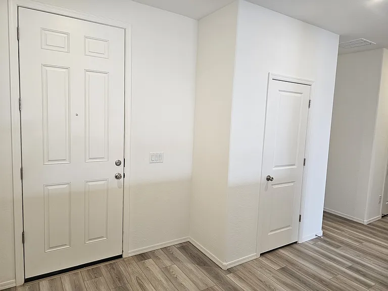 1447 W Pima Ave — Photo 8