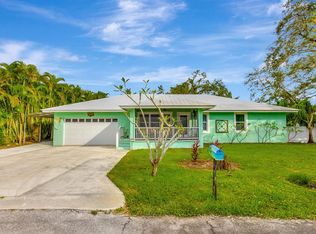2415 Laurel Ln, Palm Beach Gardens, FL 33410