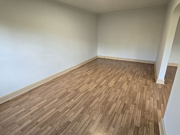 4th image of 125 Pennway Dr