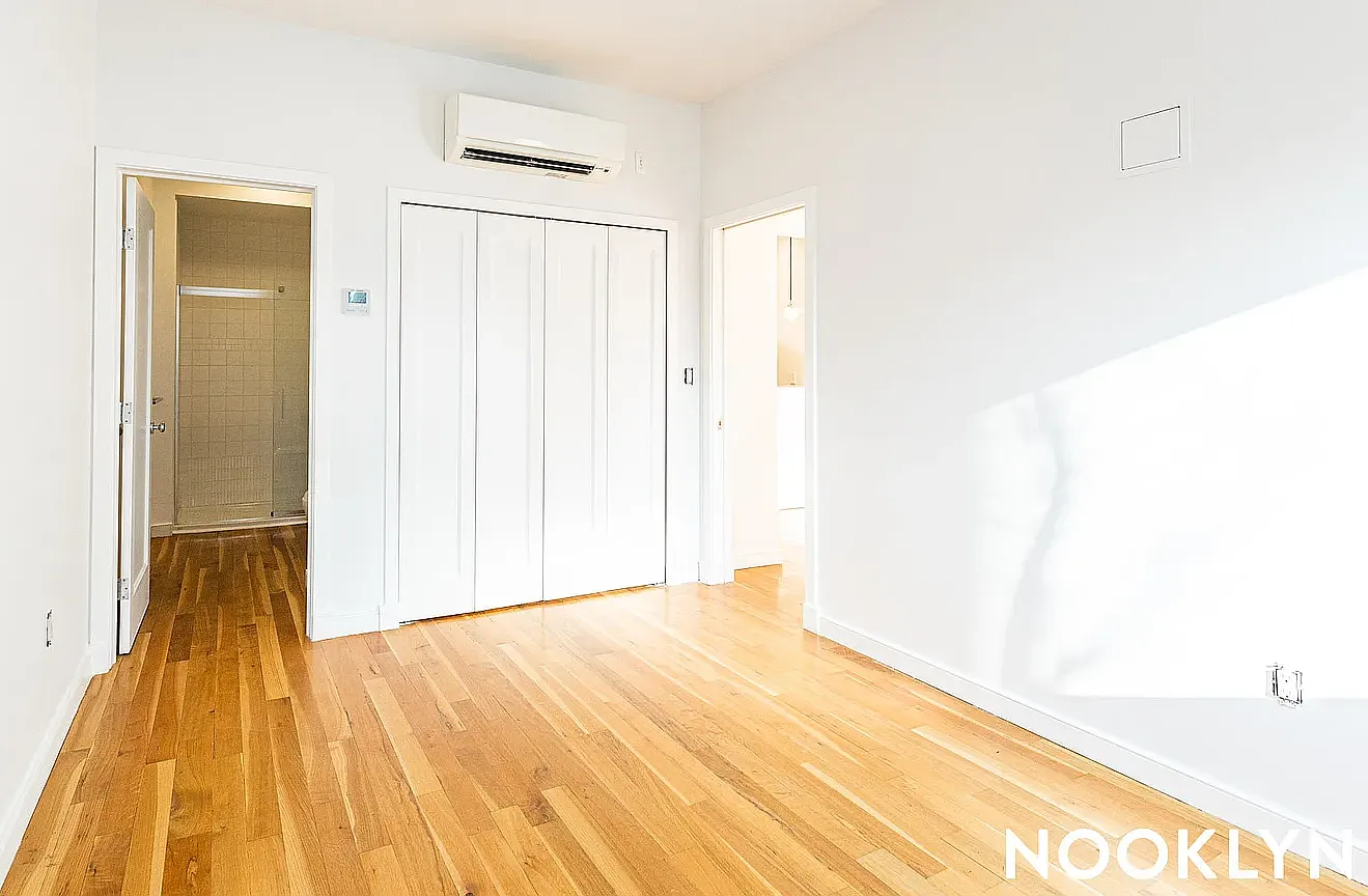 474 Grand Ave — Photo 4