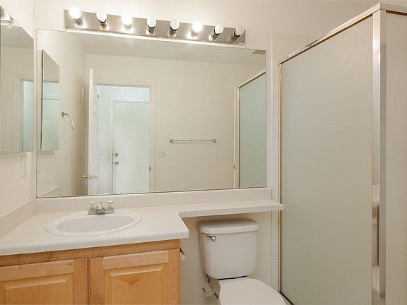 3rd image of 1452 Hyacinth Way