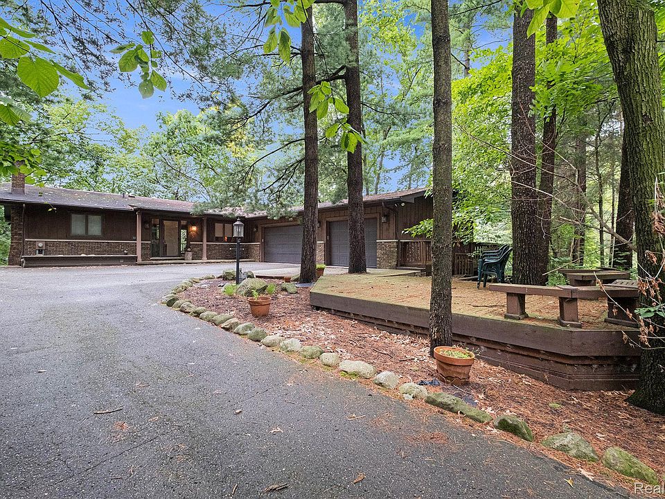 1st image of 7333 Parkwood Dr