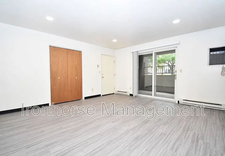 813 W Villard St #70 — Photo 4