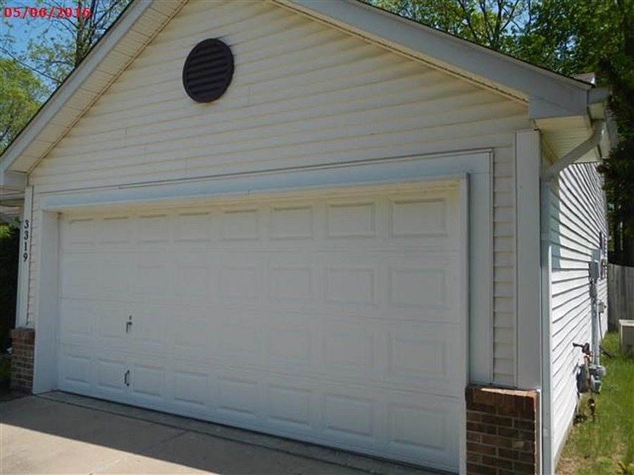 2nd image of 3319 Dover Ln