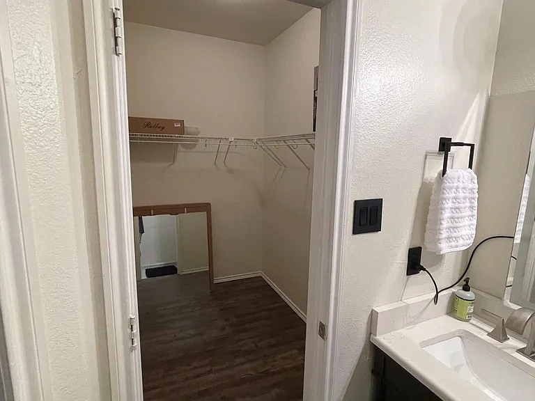 117 Cedargrove St — Photo 15