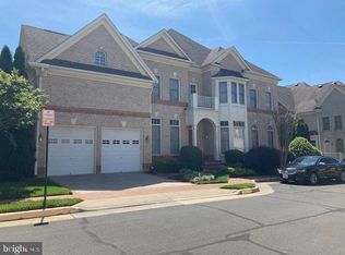 12821 Falcon Wood Pl, Fairfax, VA 22033