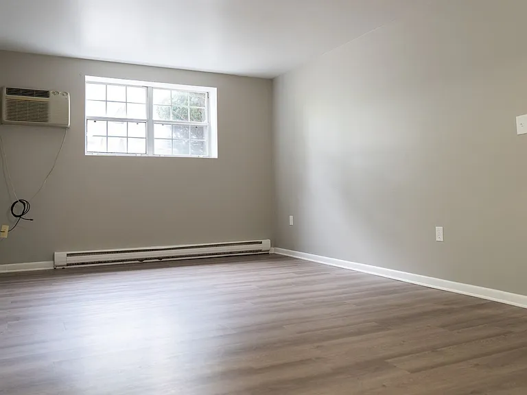 Meadow View Apartments — Photo 39