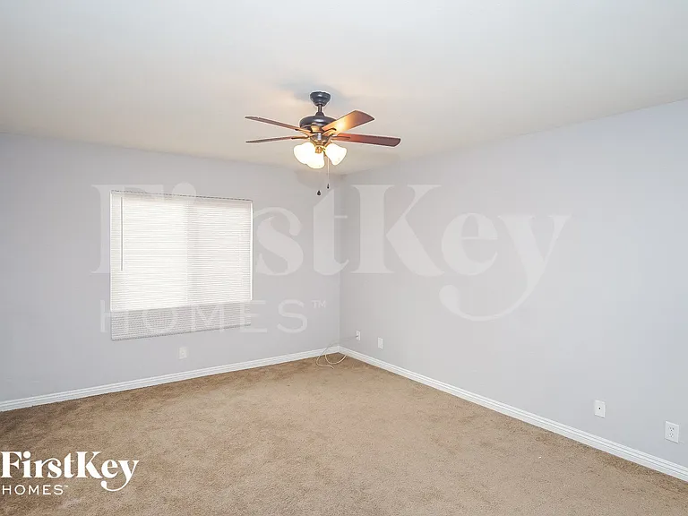 3800 San Angelo Ave — Photo 6